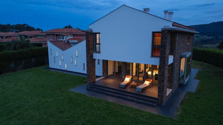 casa moderna con jardin venta en asturias