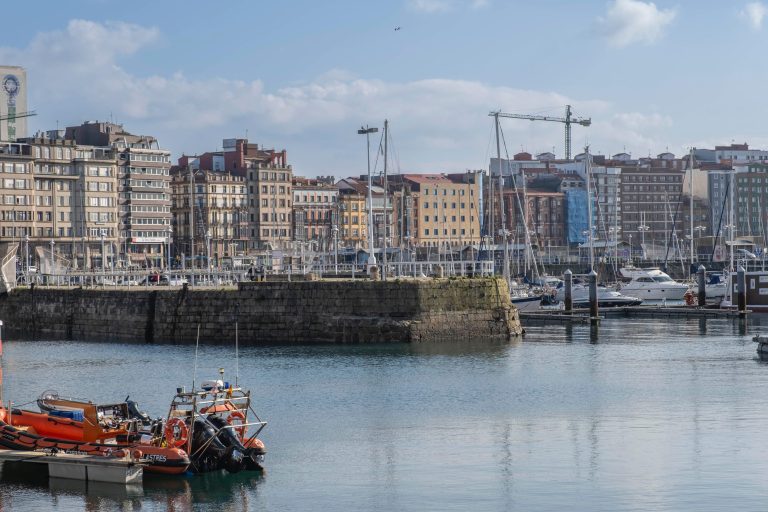 piso venta gijon puerto deportivo