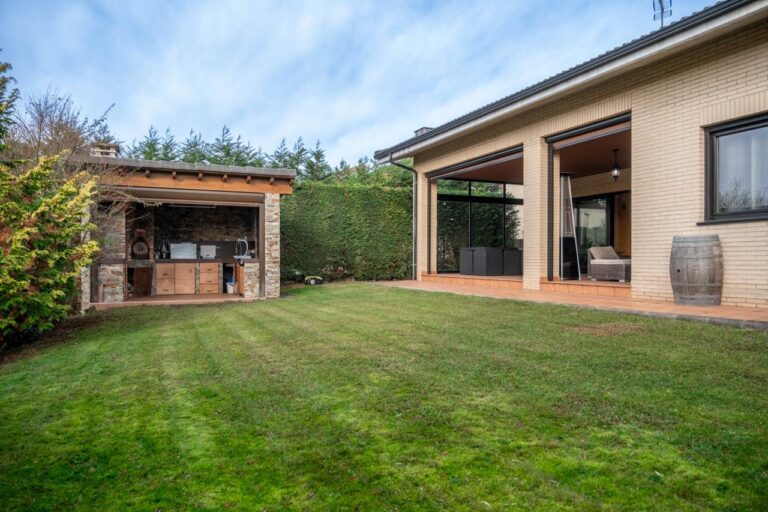 casa con zona de ocio aviles